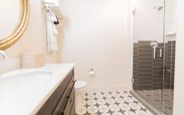 Bishop Arts Hotel by Qresorts.