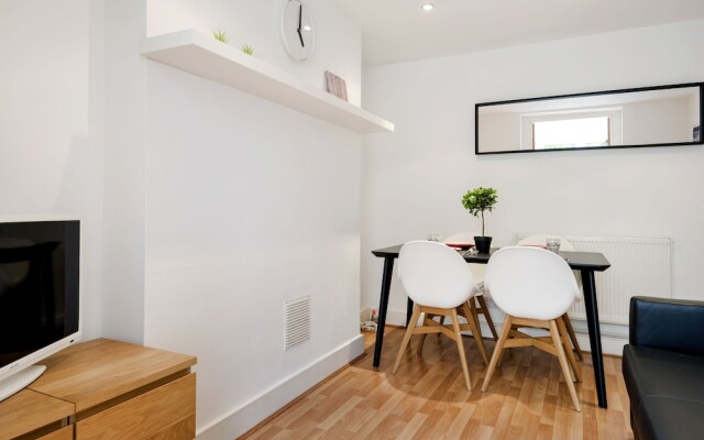 London New Apartment With Private Garden