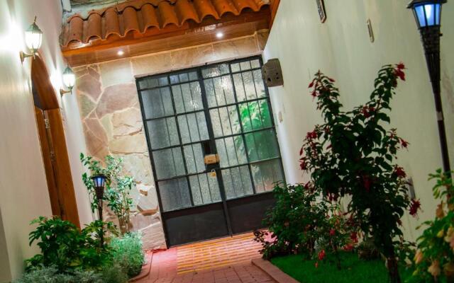 Hotel & Bungalows Villa Valencia