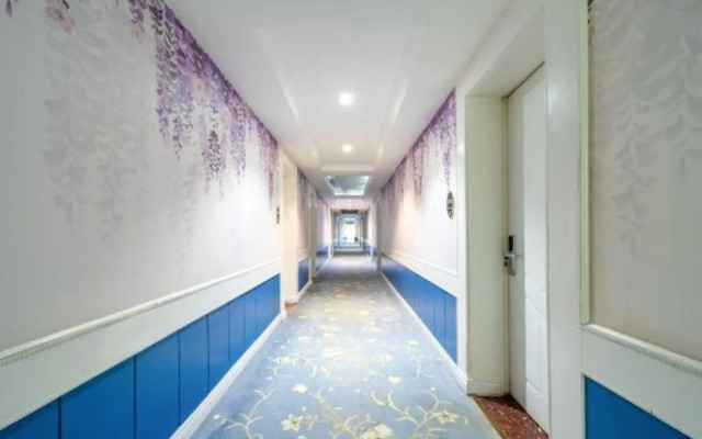 WEESH  hotel