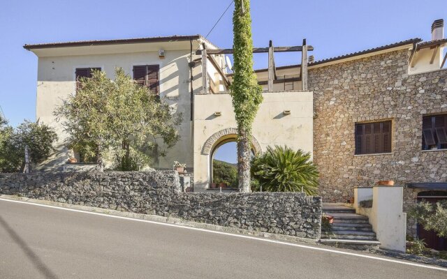 Stunning Home in Vado Ligure With 2 Bedrooms and Wifi