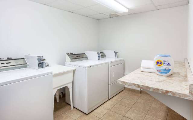 Super 8 by Wyndham Truro NS