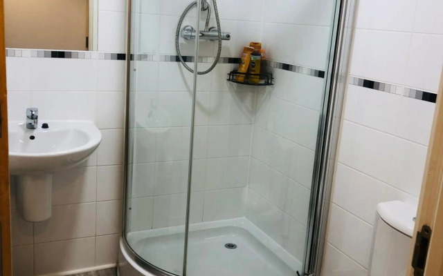 Apartment 2 bath free parking