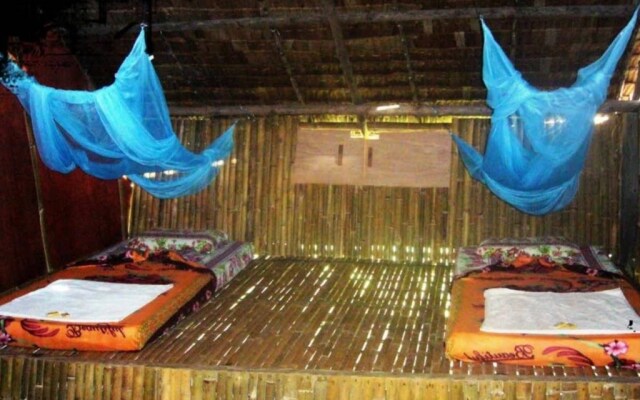 Maranjak Longhouse Lodge