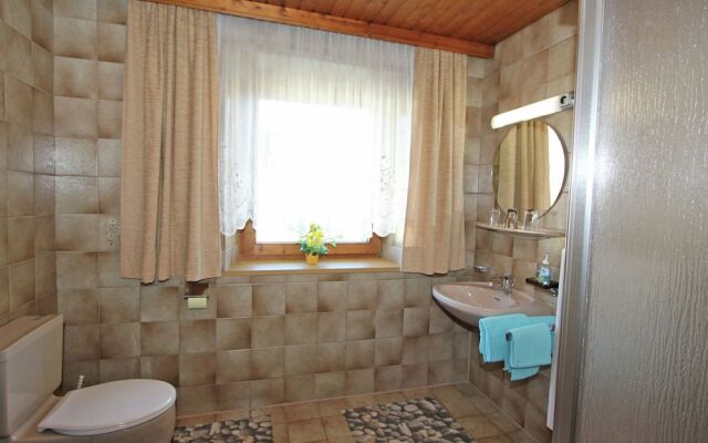 Apartment In Uderns With Balcony Cot Heating Parking