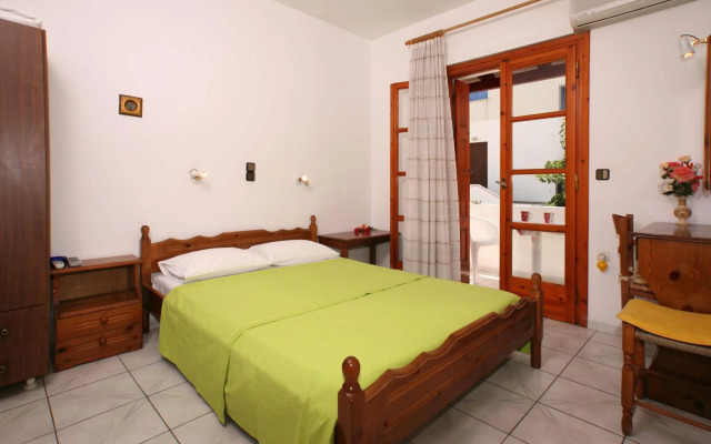Kapetanos Rooms