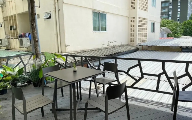 Baan Kun Mhor Hostel