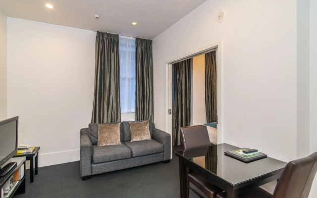 Gilmer Apartment Hotel