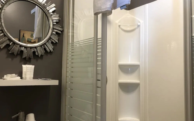 Leaside Manor by The Leaside Group