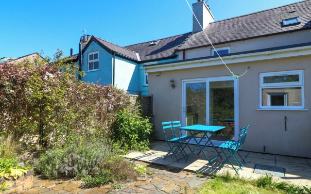 No.2 Coedwig Terrace