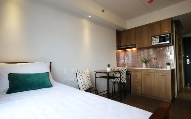 Portovita Tower 2BR 23rd FLR Black Unit W/ Balcony