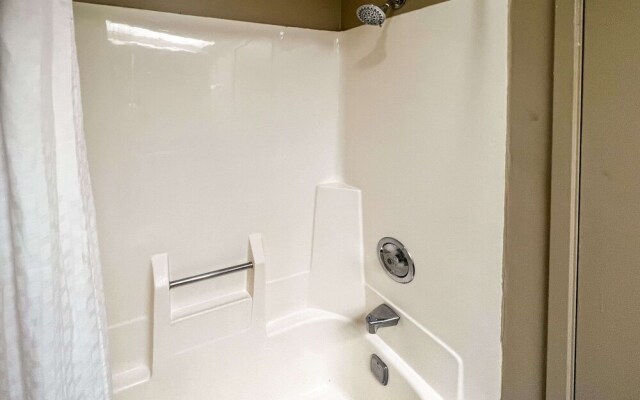 Days Inn By Wyndham Muskegon