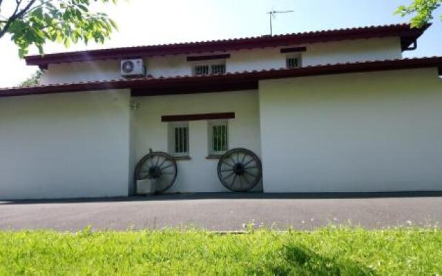 Appartement en rez de chaussee de maison