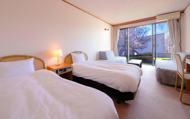 The Hotel Fujiyama – Guest Rooms – Yamanakako
