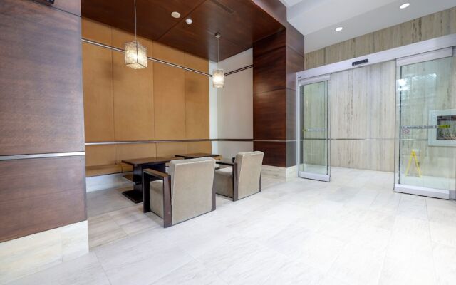 Grand Royal Condos -Mississauga SQ One