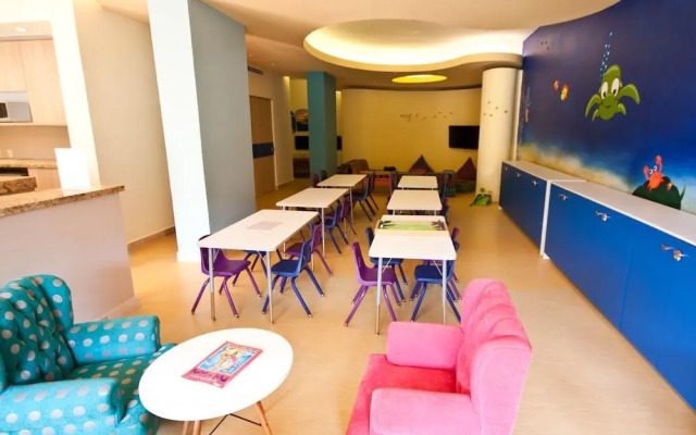 Family Luxury Suites by Velas Vallarta - All Inclusive