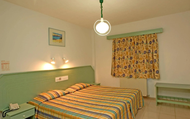 Senator  Apartments - Adults Only