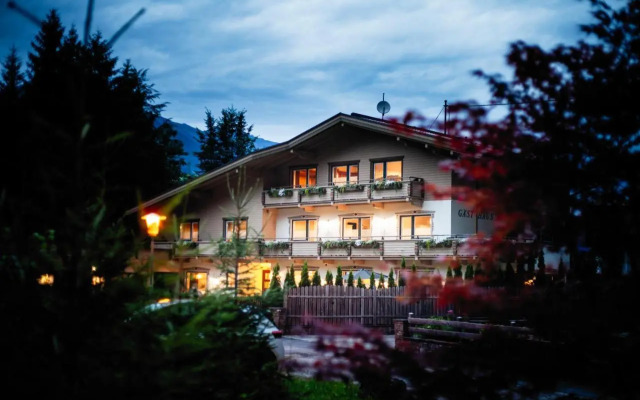 PineTree Lodge