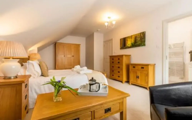 Host Stay Woodside House