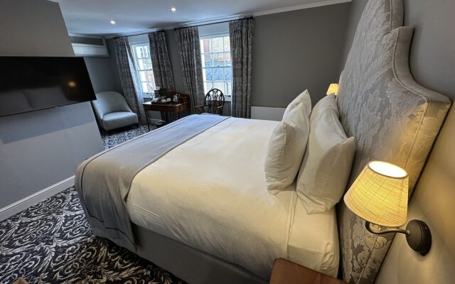 No. 30 Knightsbridge