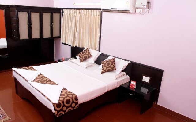 OYO 1916 Hotel Suhashini Palace