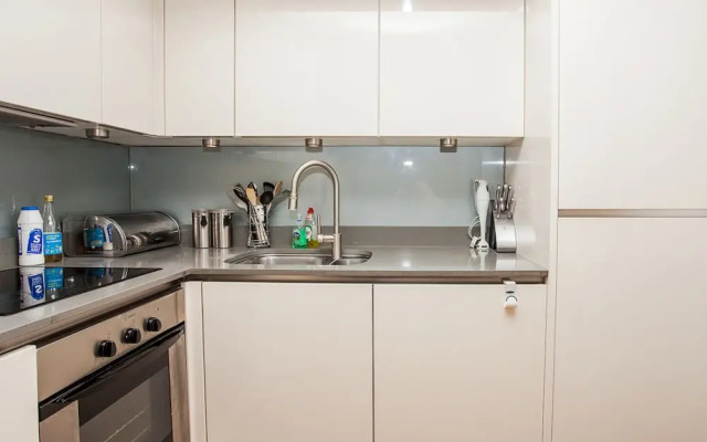 Central 1 Bed near Paddington Station w/ Terrace
