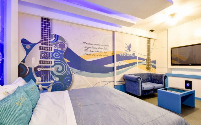 Thebay Hotel