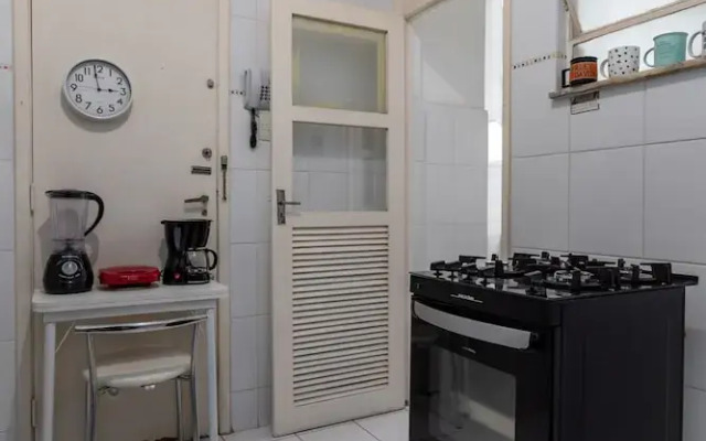7 Minutes From Ipanema Beach Bt302b