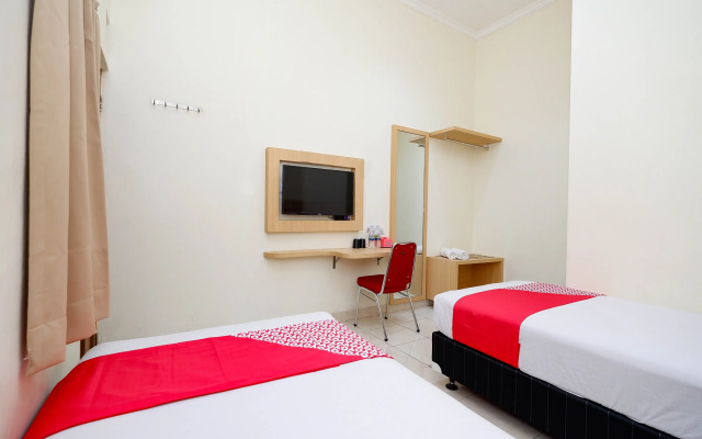 Trision Hostel by OYO Rooms