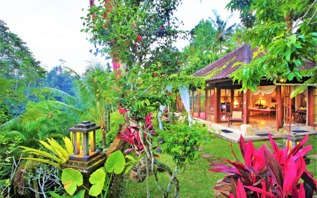 The Mahogany Villa