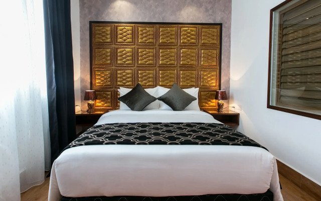 Belllo Hotel JB Central