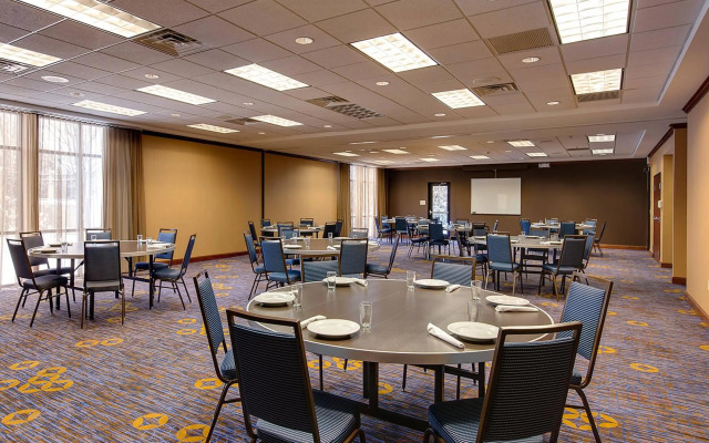 Courtyard by Marriott Chicago Schaumburg/Woodfield Mall
