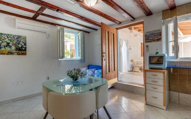 Apartments and Room Rukonic