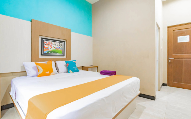 Sans Hotel Budaya Cirebon – Guest Rooms – Cirebon