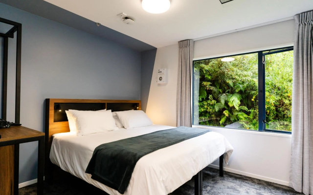 Haka House Franz Josef – Guest Rooms – Franz Josef
