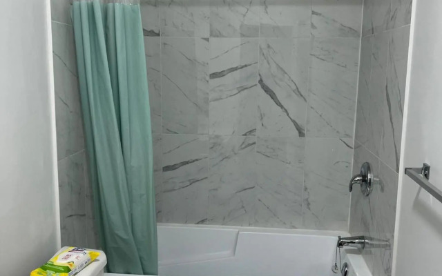 Beautiful 2 bedroom home away from home