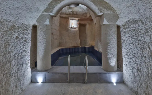 Eka Cave Maison