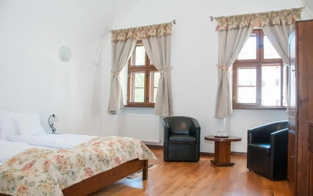 Hotel Cetate
