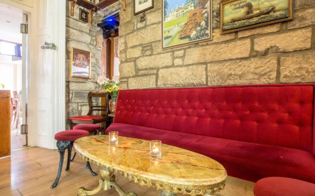 Cumberland Hotel