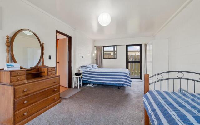 Downtown Mountview - Mt Maunganui Holiday Home