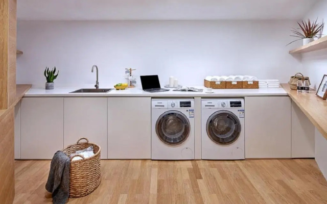 basePLUS-Binjiang Serviced Apartment