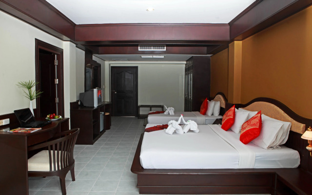 Samui First House Hotel