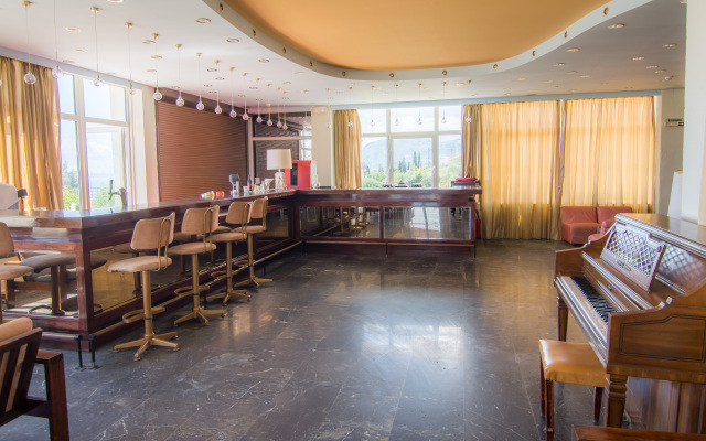 Alexandros Hotel 