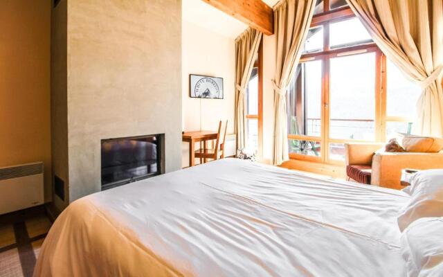 Exceptional 3 bed Penthouse with fireplace and stunning views