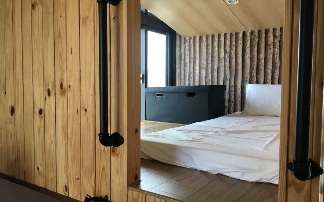 Wind Natural Parent-child Inn