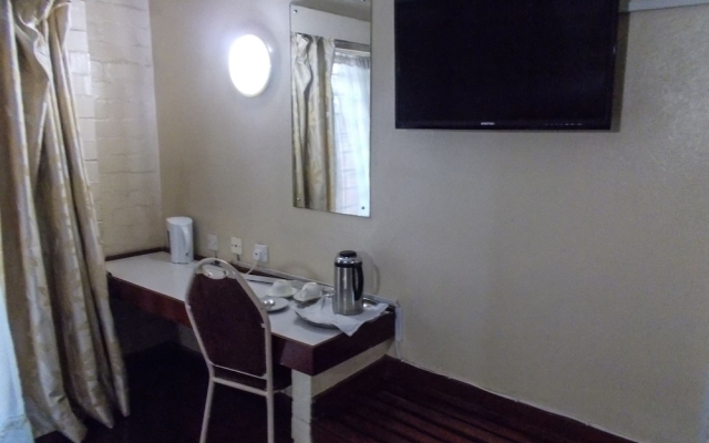 Ndeke Hotel