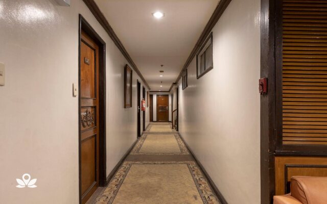 Camelot Hotel