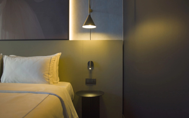 Отель Radisson RED Belgrade