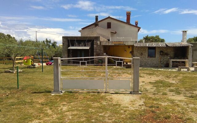 House for Families and Pets Welcome