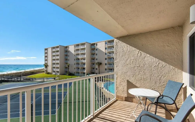 Holiday Surf and Racquet Club 319